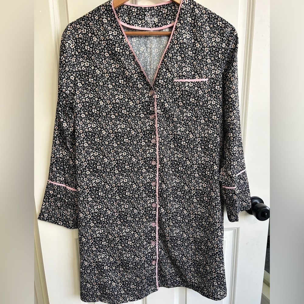 Summersalt Soft Charmeuse Cloud 9 size M boyfriend sleep shirt. Black and white - Picture 4 of 11
